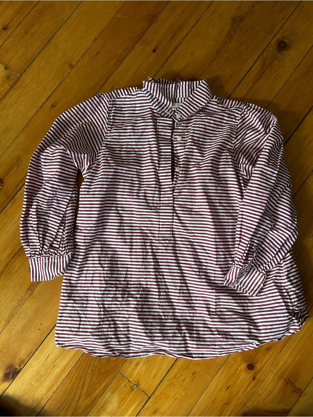 Ann Mashburn Popover Shirt - white red striped Poplin xs
